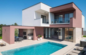 Gorgeous Home In Vrsi With Wifi